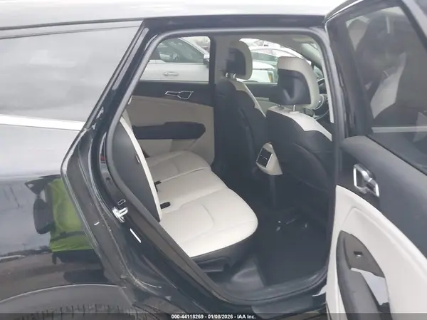 5XYK33DF7SG238912 2025 KIA SPORTAGE - Image 8
