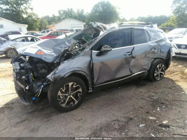 5XYK33DF7SG245570 2025 KIA SPORTAGE - Image 2