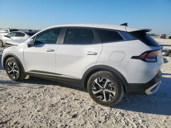 5XYK33DF7SG273630 2025 KIA SPORTAGE - Image 2