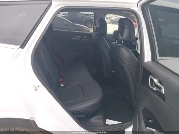 5XYK33DF8SG273636 2025 KIA SPORTAGE - Image 8