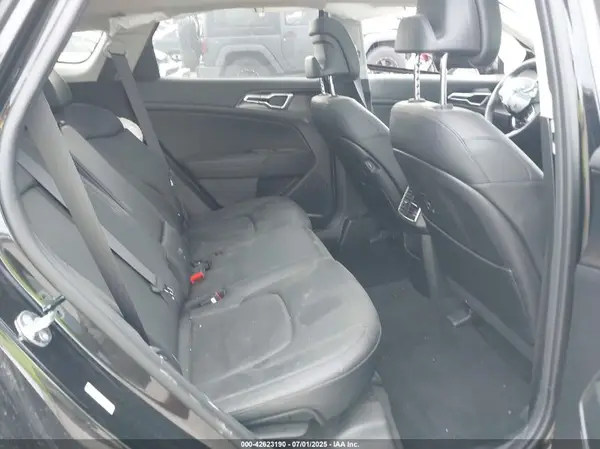 5XYK33DFXSG261942 2025 KIA SPORTAGE - Image 8