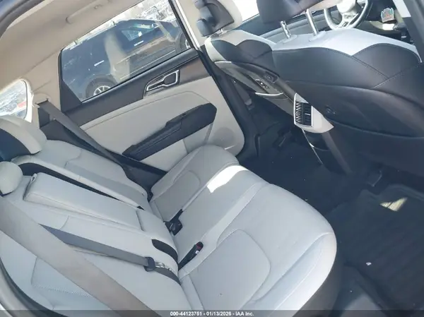 5XYK3CAF2PG115773 2023 KIA SPORTAGE - Image 8