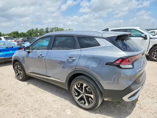 5XYK3CDF0SG247015 2025 KIA SPORTAGE - Image 2