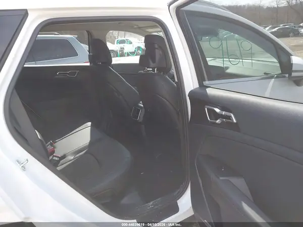5XYK3CDF0TG381265 2026 KIA SPORTAGE - Image 8