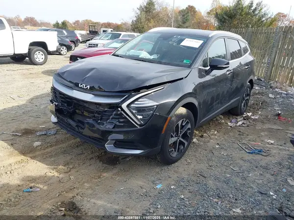 5XYK3CDF4RG233032 2024 KIA SPORTAGE - Image 2