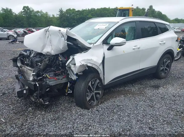 5XYK3CDF6RG172587 2024 KIA SPORTAGE - Image 2