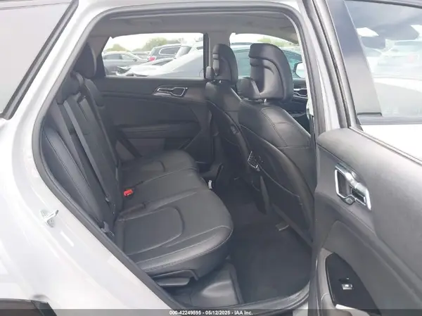5XYK4CAF1PG081161 2023 KIA SPORTAGE - Image 8
