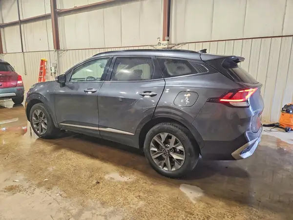 5XYK4CAF6PG111836 2023 KIA SPORTAGE - Image 2