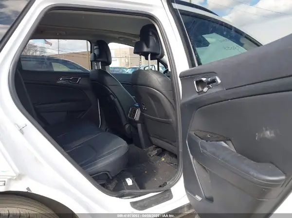 5XYK4CAF6PG119046 2023 KIA SPORTAGE - Image 8