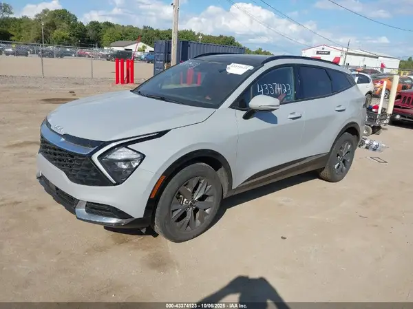 5XYK4CAF8PG111692 2023 KIA SPORTAGE - Image 2