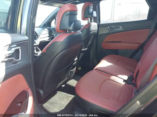 5XYK53AF3PG024683 2023 KIA SPORTAGE - Image 8