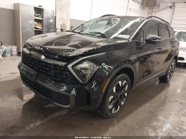 5XYK6CAF0PG108795 2023 KIA SPORTAGE - Image 2