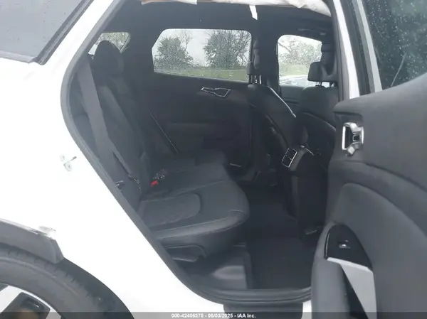 5XYK6CAF3PG036040 2023 KIA SPORTAGE - Image 8