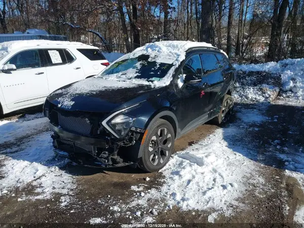 5XYK6CAF3PG137207 2023 KIA SPORTAGE - Image 2
