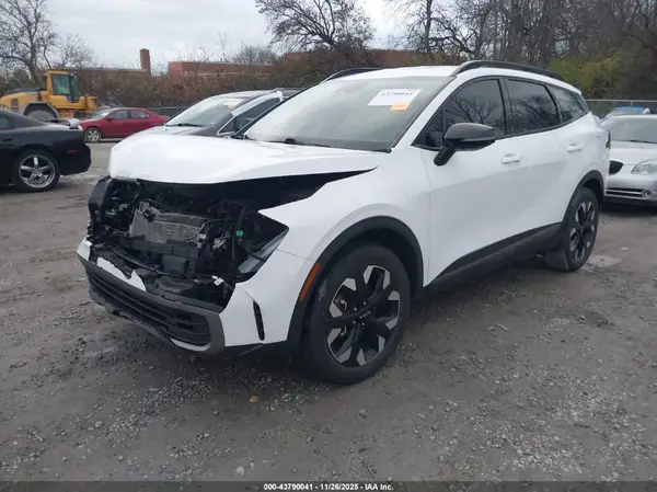 5XYK6CAF7PG015773 2023 KIA SPORTAGE - Image 2