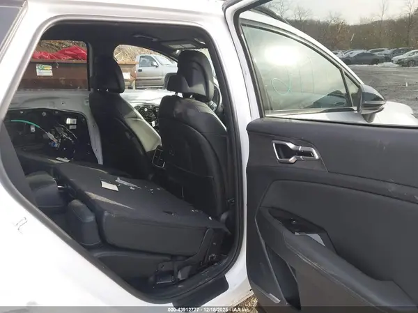 5XYK6CAF8PG044165 2023 KIA SPORTAGE - Image 8