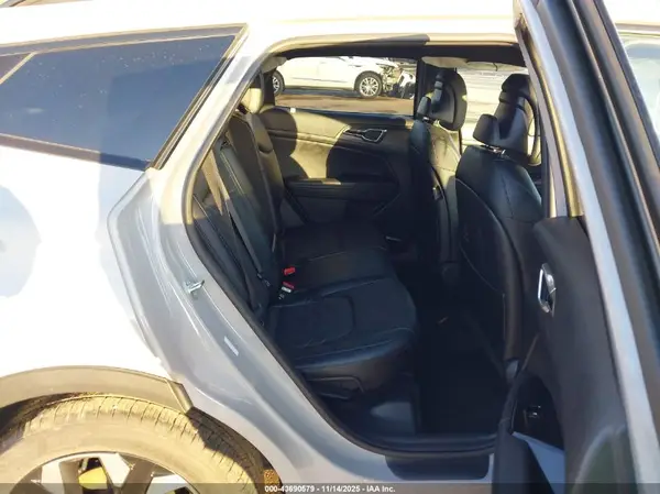 5XYK6CAF9PG125563 2023 KIA SPORTAGE - Image 8