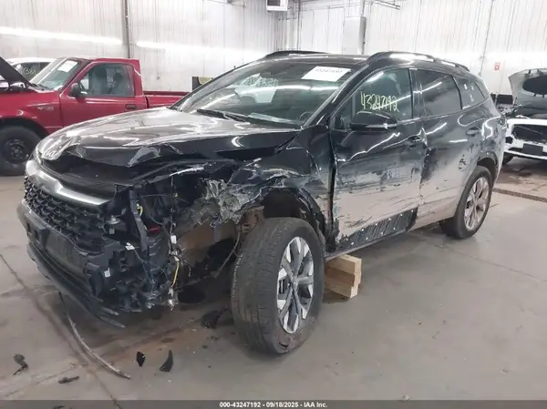 5XYK6CAFXPG104057 2023 KIA SPORTAGE - Image 2