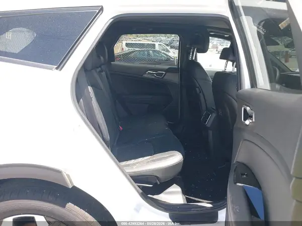5XYK6CDF4RG157304 2024 KIA SPORTAGE - Image 8