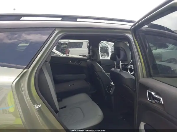 5XYK7CAF4PG072784 2023 KIA SPORTAGE - Image 8
