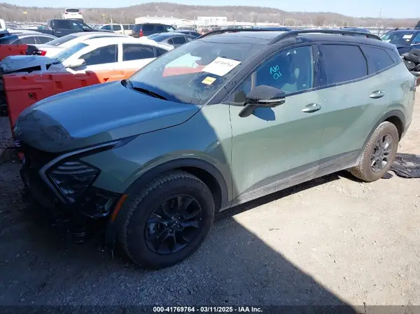 5XYK7CAF5PG108160 2023 KIA SPORTAGE - Image 2