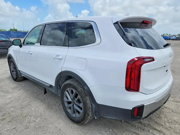 5XYP24GC8RG509566 2024 KIA TELLURIDE - Image 2