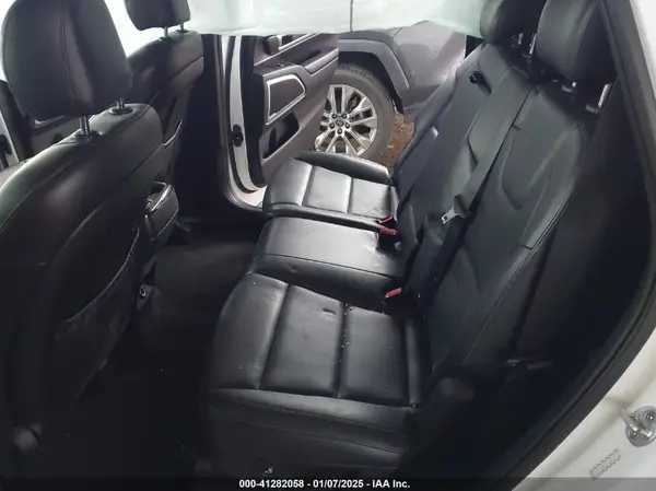 5XYP24HC1LG080227 2020 KIA TELLURIDE - Image 8