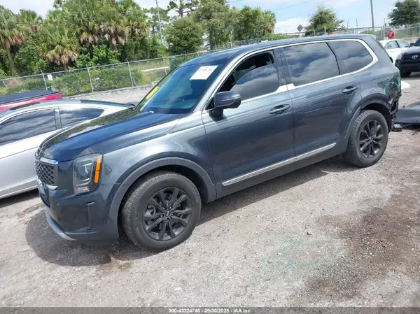 5XYP24HC2LG045910 2020 KIA TELLURIDE - Image 2