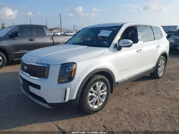 5XYP24HC2LG070063 2020 KIA TELLURIDE - Image 2