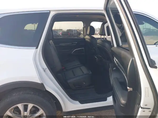 5XYP24HC2LG070063 2020 KIA TELLURIDE - Image 8