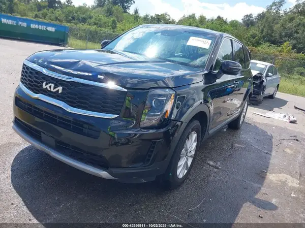 5XYP24HC2NG303068 2022 KIA TELLURIDE - Image 2