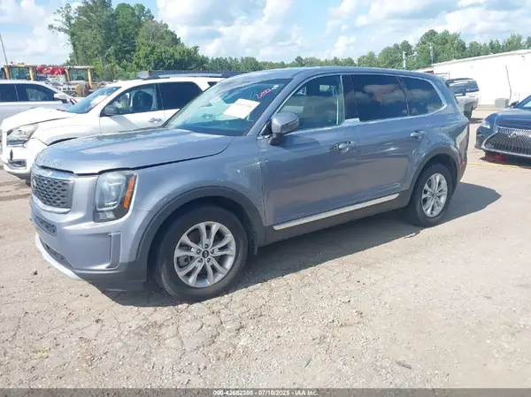 5XYP24HC3LG022717 2020 KIA TELLURIDE - Image 2