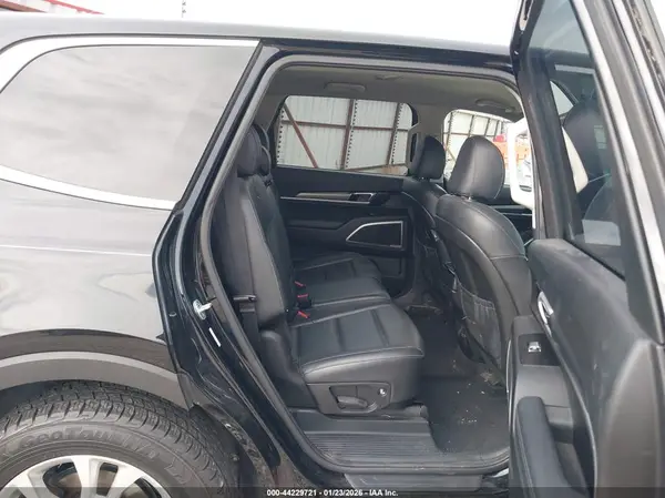 5XYP24HC3LG028338 2020 KIA TELLURIDE - Image 8