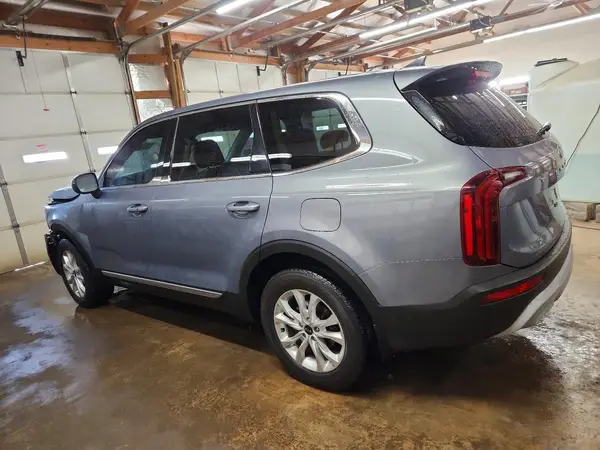 5XYP24HC3LG033913 2020 KIA TELLURIDE - Image 2