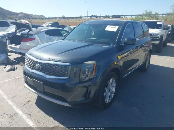 5XYP24HC4LG014917 2020 KIA TELLURIDE - Image 2