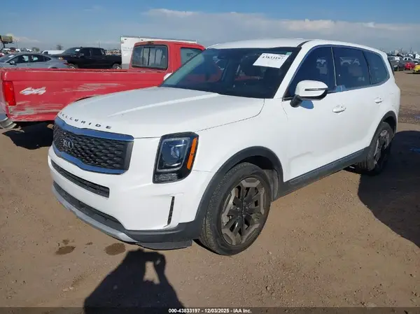 5XYP24HC5LG069263 2020 KIA TELLURIDE - Image 2