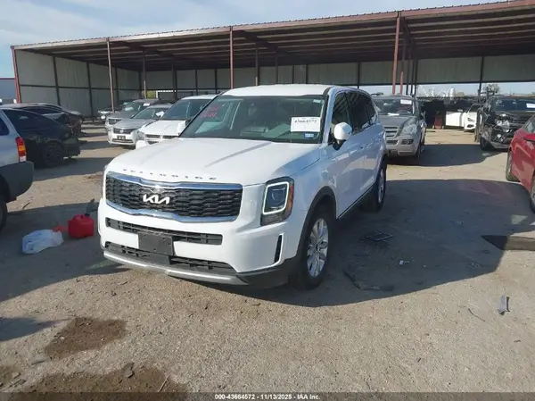 5XYP24HC7NG304233 2022 KIA TELLURIDE - Image 2