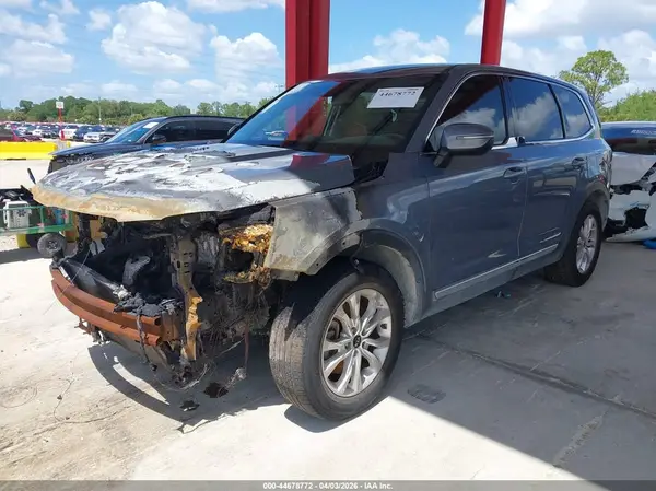 5XYP24HC8LG009431 2020 KIA TELLURIDE - Image 2