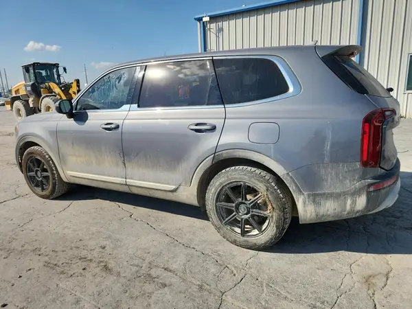 5XYP24HC8LG029551 2020 KIA TELLURIDE - Image 2