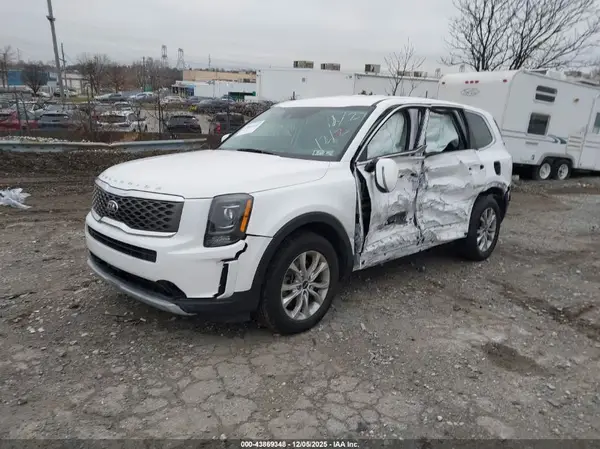 5XYP24HC8MG194744 2021 KIA TELLURIDE - Image 2