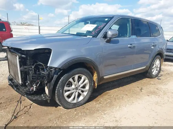 5XYP24HC9LG022415 2020 KIA TELLURIDE - Image 2