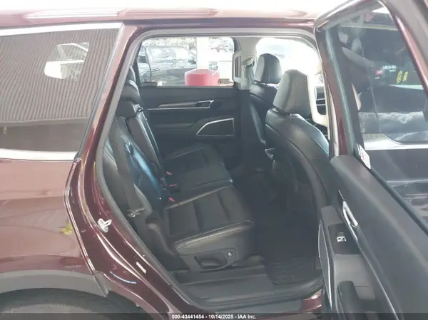 5XYP24HCXLG009690 2020 KIA TELLURIDE - Image 8