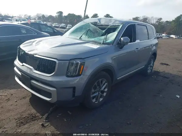 5XYP2DGC4PG373272 2023 KIA TELLURIDE - Image 2