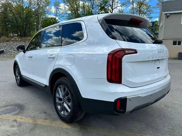 5XYP2DGC8PG353106 2023 KIA TELLURIDE - Image 2