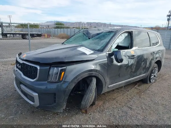 5XYP2DGC8RG423352 2024 KIA TELLURIDE - Image 2