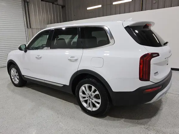 5XYP2DHC0NG211103 2022 KIA TELLURIDE - Image 2