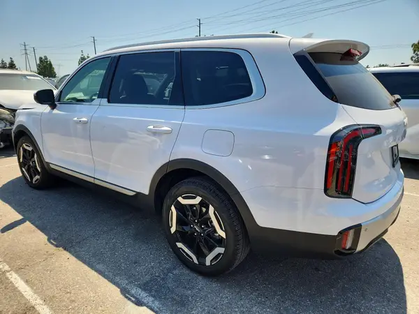 5XYP34GC0RG545412 2024 KIA TELLURIDE - Image 2