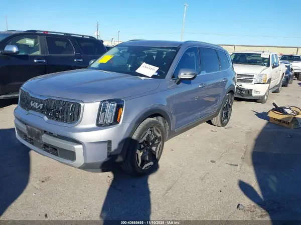 5XYP34GC4PG334078 2023 KIA TELLURIDE - Image 2