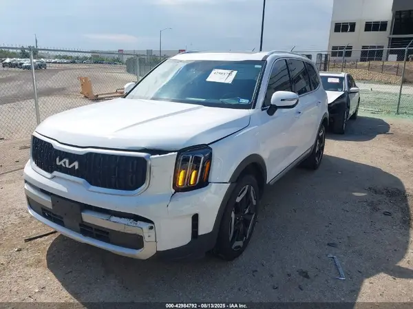 5XYP34GC5RG530985 2024 KIA TELLURIDE - Image 2