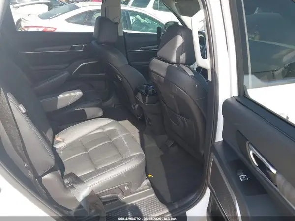 5XYP34GC5RG530985 2024 KIA TELLURIDE - Image 8
